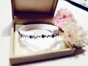 Shimmer in Style: Custom-made 18k Gold Bracelets and Bangles