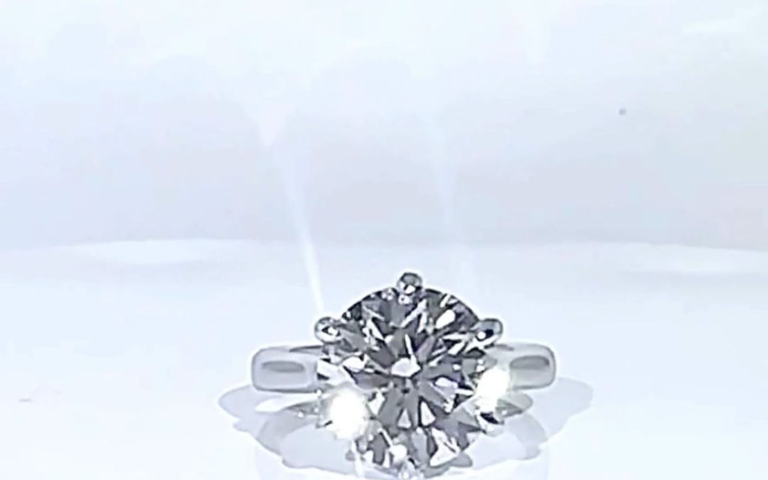 Unleashing Opulence and Grandeur: Bespoke Diamond Engagement Ring in 18K Gold